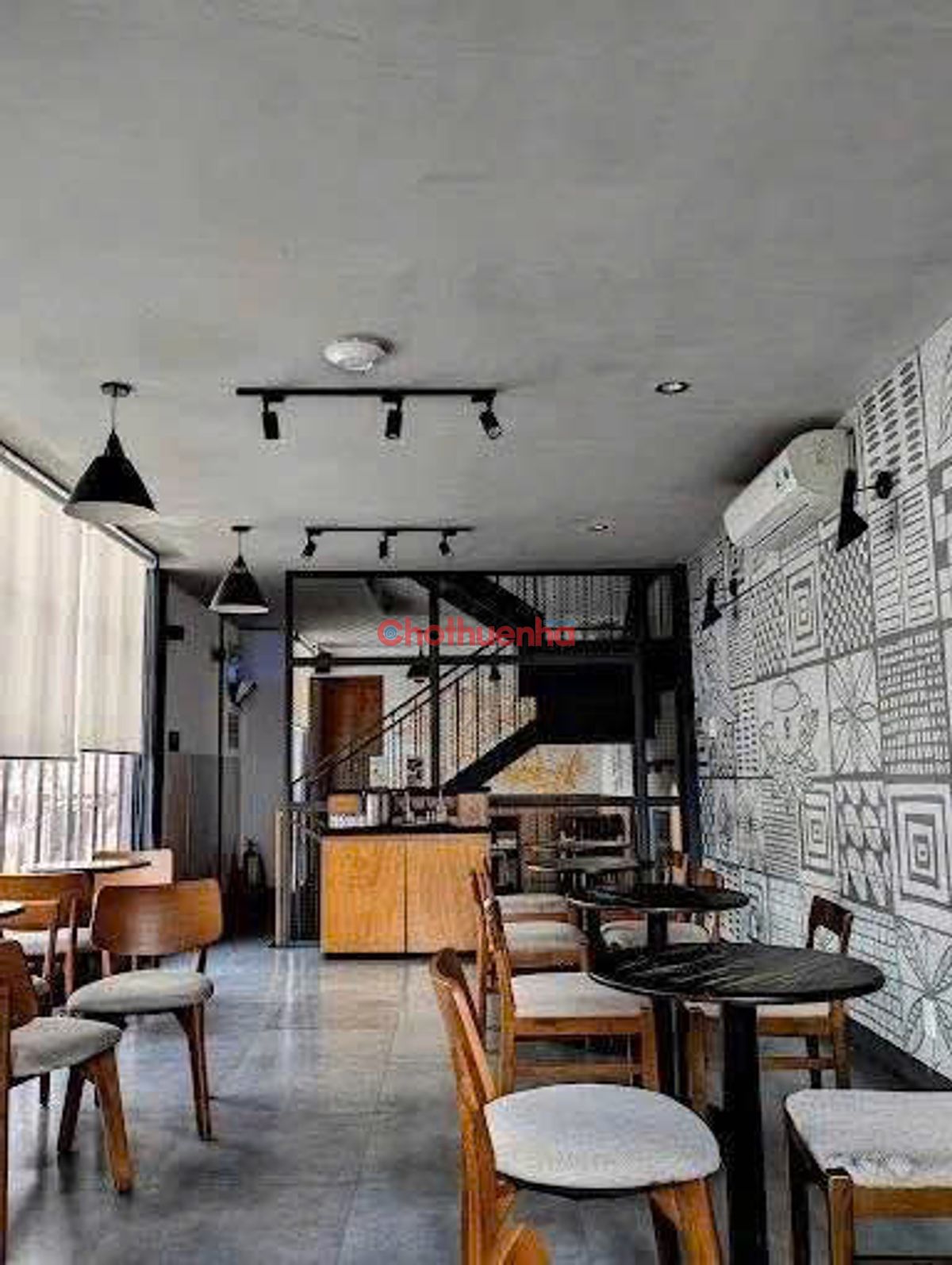CHO THUÊ NHÀ MẶT TIỀN NGUYỄN VĂN THƯƠNG P25 BÌNH THẠNH - TRỆT 2 LẦU SUỐT