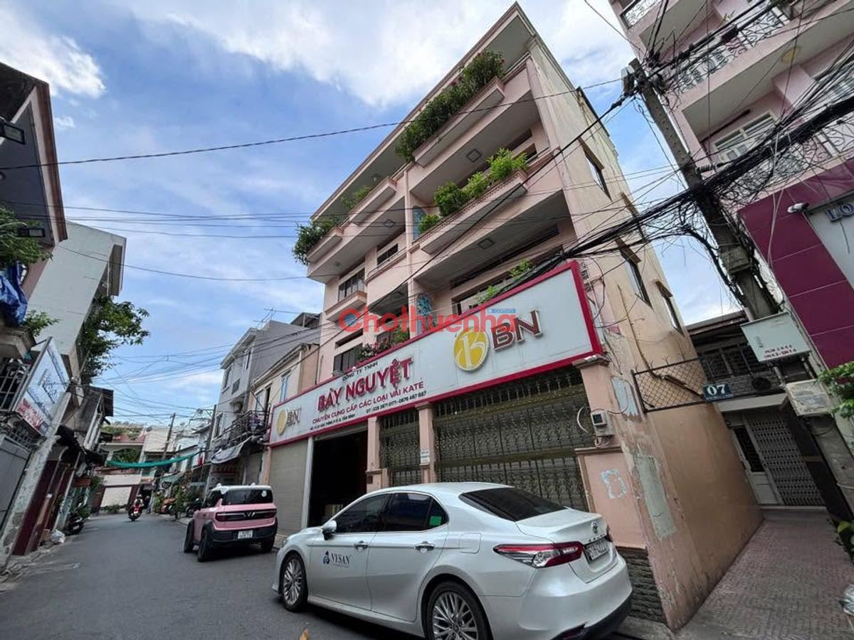 Cho thuê nhà nguyên căn tại mặt tiền Ca Văn Thỉnh, Phường 11, Quận Tân Bình, DT: 12x15m