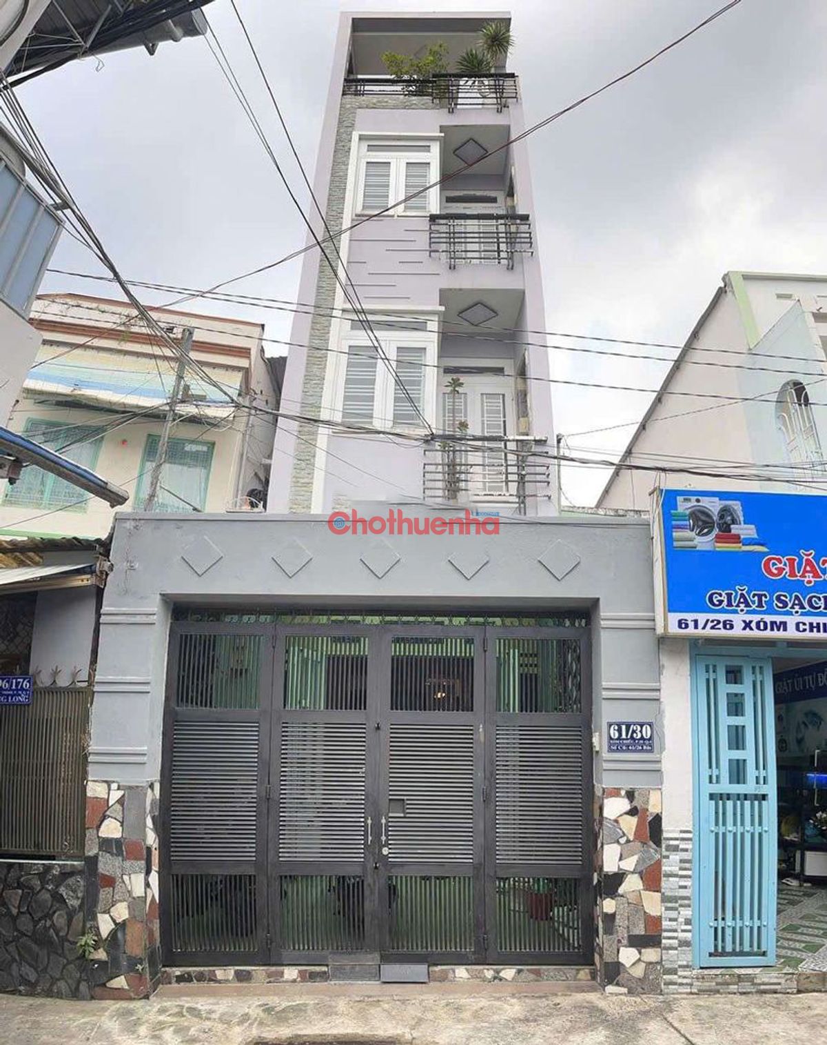 CHO THUÊ NHÀ HẺM 61 XÓM CHIẾU QUẬN 4, 4 PHÒNG NGỦ, PHÙ HỢP Ở GIA ĐÌNH