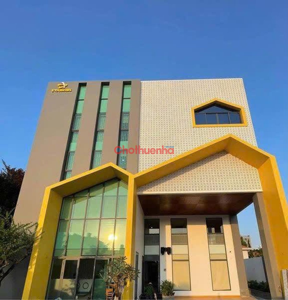 CHO THUÊ TÒA NHÀ 1800M² THẢO ĐIỀN PHÙ HỢP TRƯỜNG HỌC TRUNG TÂM GIÁO DỤC VÀ VĂN PHÒNG