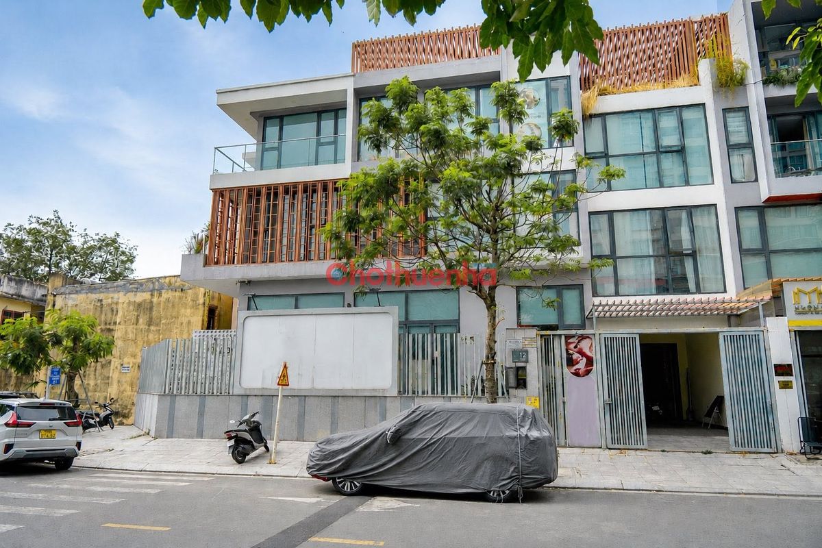 Cho thuê nhà mặt tiền tại đường Nguyễn Thị Thập, phường Tân Thuận, Quận 7, DT: 203m2