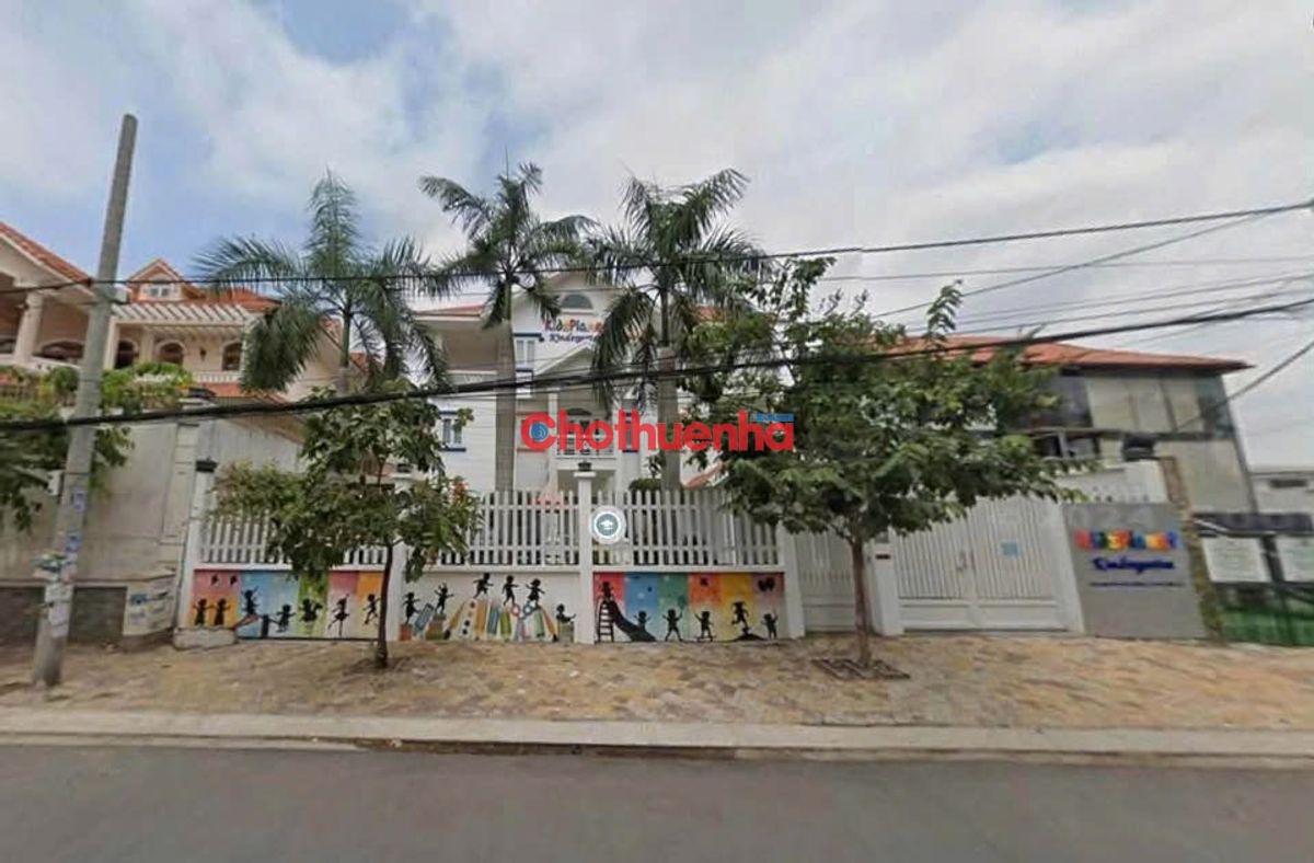CHO THUÊ BIỆT THỰ SÂN VƯỜN TẠI 189A NGUYỄN VĂN HƯỞNG - DTSD 2000M2 QUẬN 2