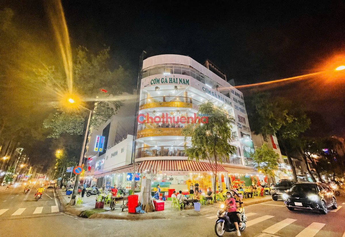 CHO THUÊ NHÀ GÓC 2 MẶT TIỀN 868 TRẦN HƯNG ĐẠO, PHƯỜNG 7, QUẬN 5