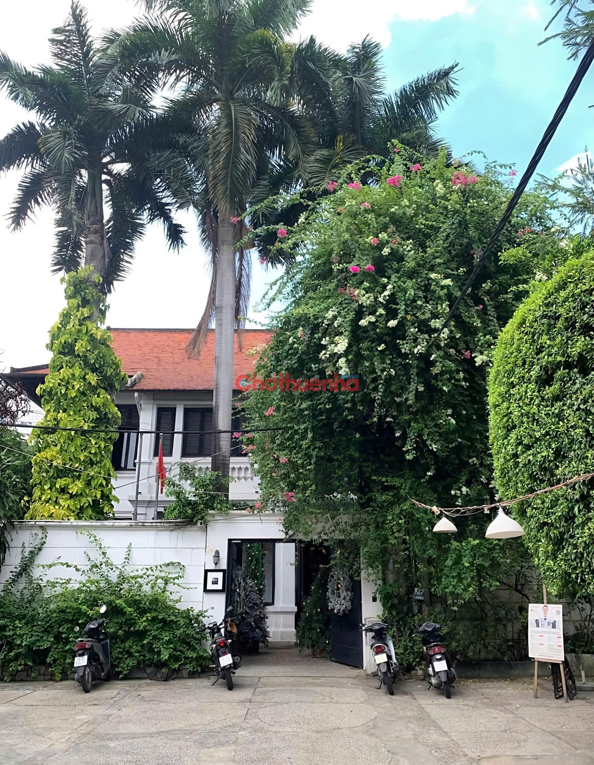 CHO THUÊ BIỆT THỰ CỔ ĐƯỜNG TÚ XƯƠNG, QUẬN 3 - DIỆN TÍCH: 10X25M