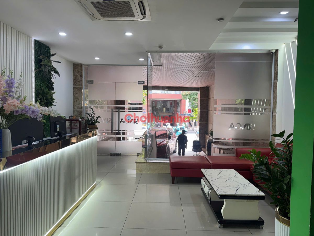 Cho thuê tòa nhà văn phòng tại địa chỉ 24 Bạch Đằng, Phường 2, Quận Tân Bình, DT: 6.5x33m