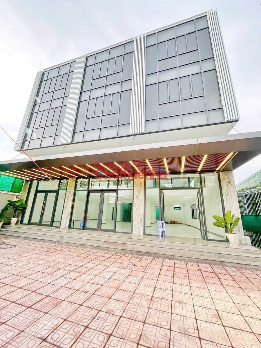 CHO THUÊ TÒA NHÀ VĂN PHÒNG 82 NGUYỄN THỊ THẬP QUẬN 7 – 1.000M² SÀN CÓ SÂN ĐỖ XE