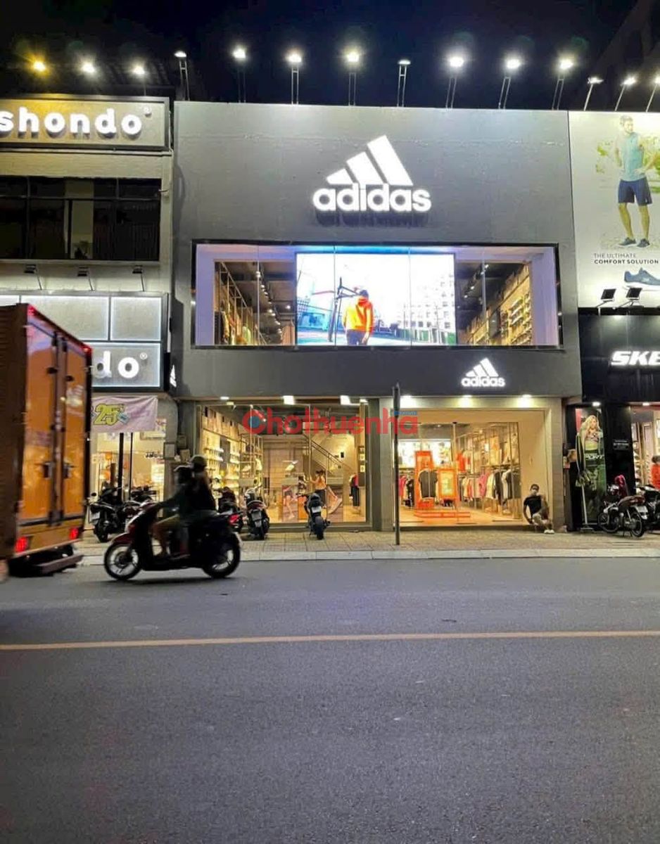 CHO THUÊ NHÀ MẶT TIỀN HAI BÀ TRƯNG QUẬN 3 KẾT CẤU TRỐNG SUỐT PHÙ HỢP SHOWROOM