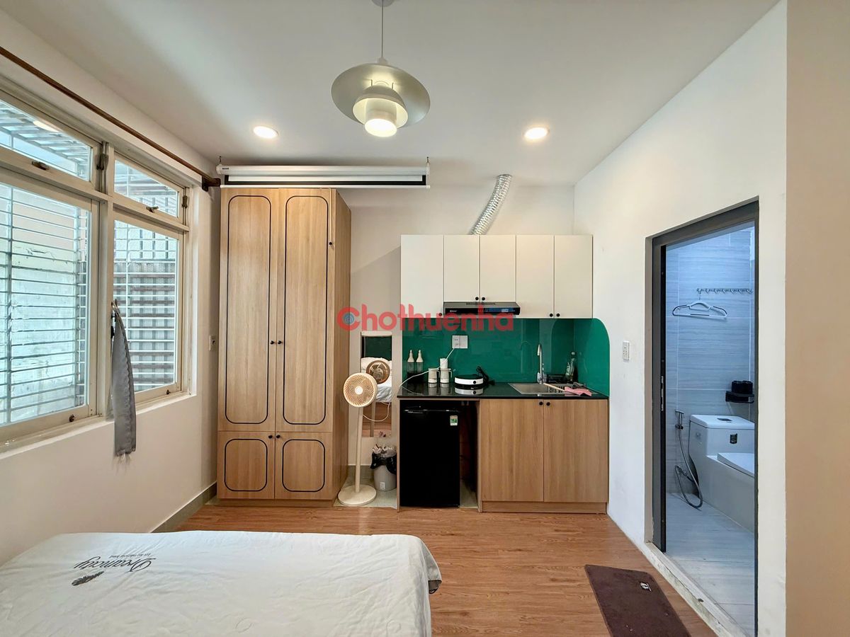 Cần sang nhượng hợp đồng thuê nhà nguyên căn Nguyễn Gia Trí, phường 25, quận Bình Thạnh