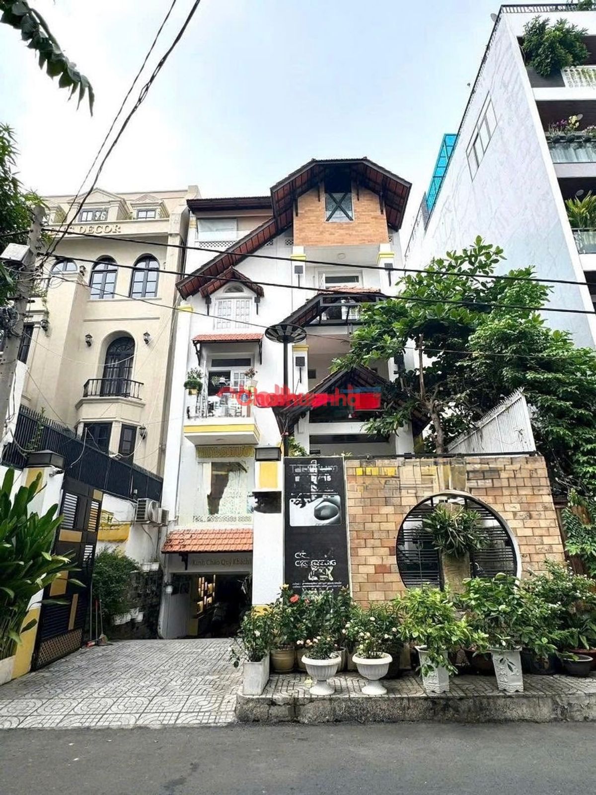 CHO THUÊ NHÀ ĐƯỜNG BA VÌ, QUẬN 10 – HẦM 3 TẦNG SÂN THƯỢNG – DTSD HƠN 530M² – CƯ XÁ BẮC HẢI