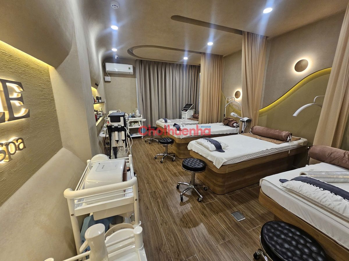 Cho thuê nhà nguyên căn đường Tô Hiến Thành, Phường 13, Quận 10, DTSD hơn 500m2