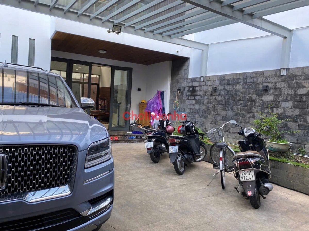 CHO THUÊ BIỆT THỰ MẶT TIỀN HỒ BIỂU CHÁNH, PHƯỜNG 11, QUẬN PHÚ NHUẬN