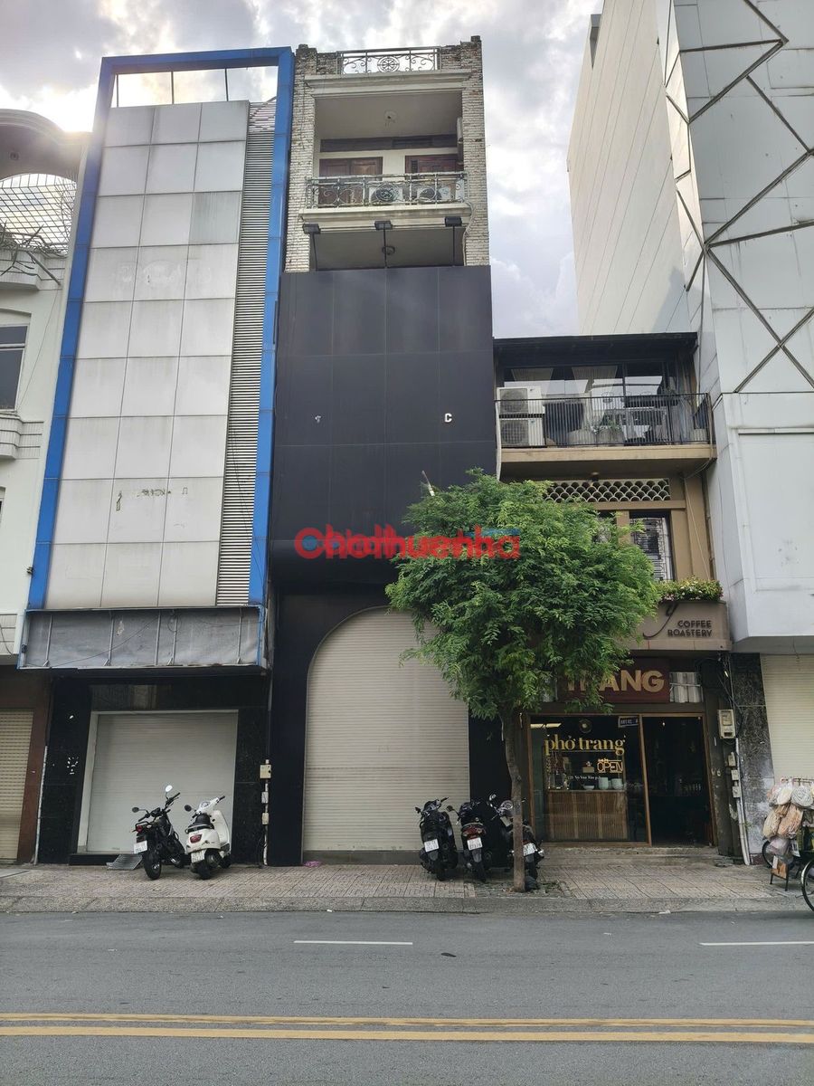CHO THUÊ NHÀ MẶT TIỀN VÕ VĂN TẦN, PHƯỜNG 5, QUẬN 3 – TRỆT 3 LẦU