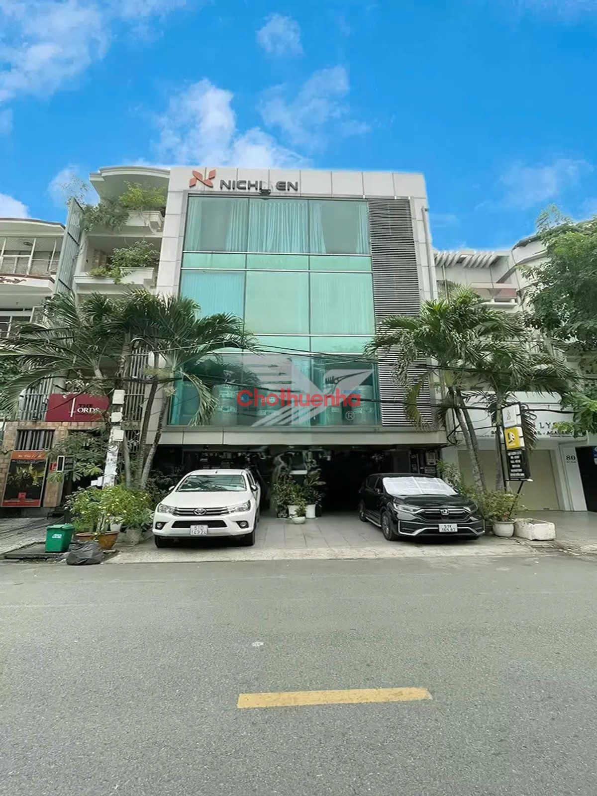 CHO THUÊ TÒA NHÀ VÕ OANH, PHƯỜNG 25, QUẬN BÌNH THẠNH – 8X24M