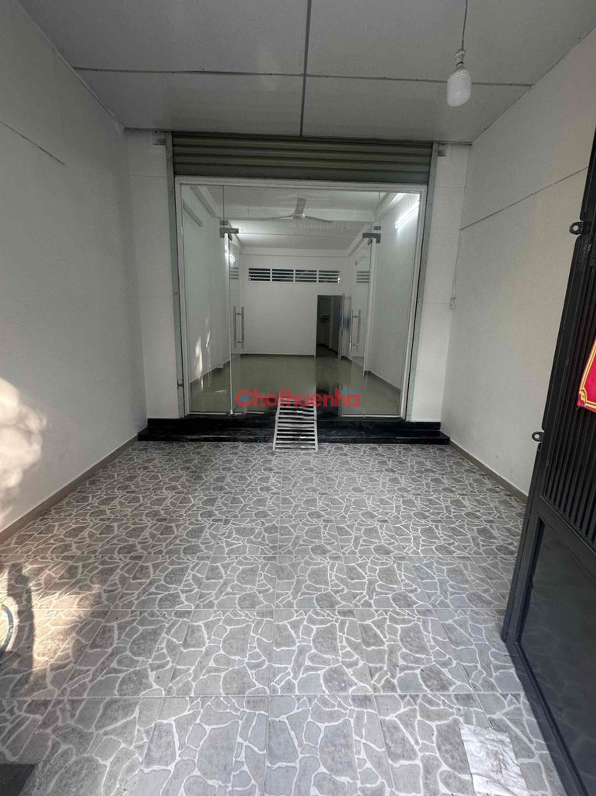Cho thuê nhà mặt bằng mặt tiền đường Nguyễn Thái Bình Phường 12 Quận Tân Bình