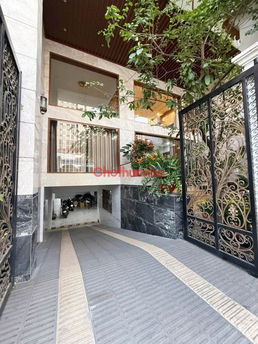 CHO THUÊ NHÀ NGUYÊN CĂN HUỲNH TẤN PHÁT QUẬN 7 – 1.200M², TRỆT TRỐNG, 18 MÁY LẠNH