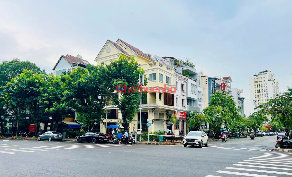 CHO THUÊ NHÀ GÓC 2 MẶT TIỀN BÙI BẰNG ĐOÀN – PHÚ MỸ HƯNG, 380M² SỬ DỤNG