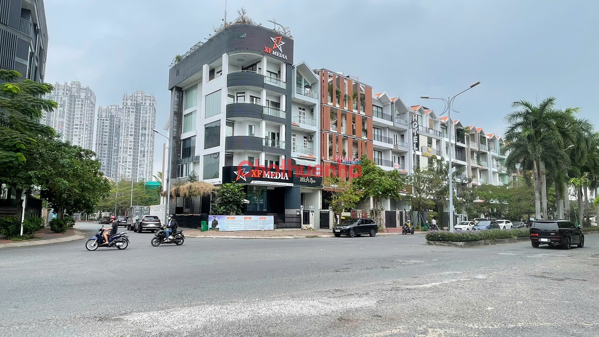 CHO THUÊ NHÀ GÓC 2 MẶT TIỀN KHU HIMLAM Q7 – HẦM, 4 LẦU, THANG MÁY
