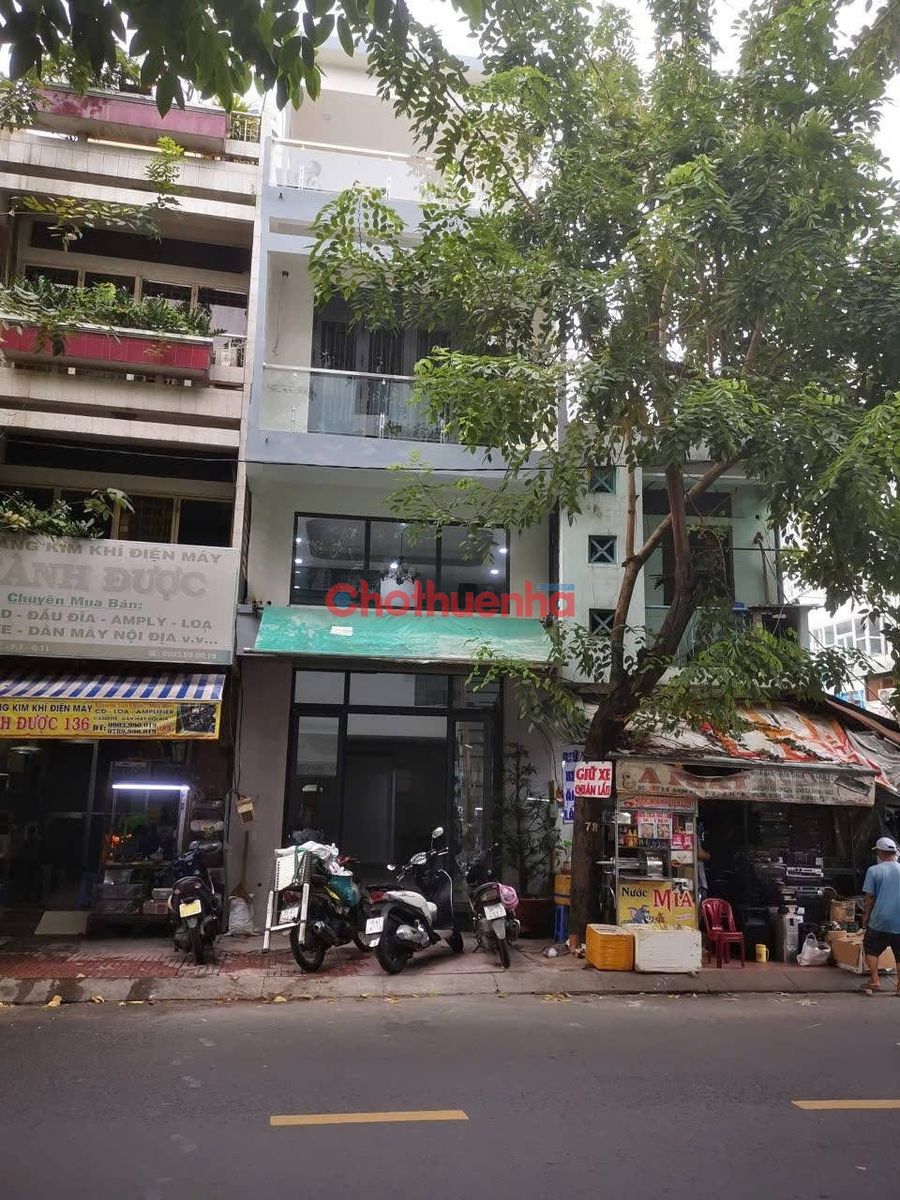 CHO THUÊ NHÀ ĐƯỜNG LÝ NAM ĐẾ - 4.5x13m -  1 trệt 1 lửng 1 lầu ST