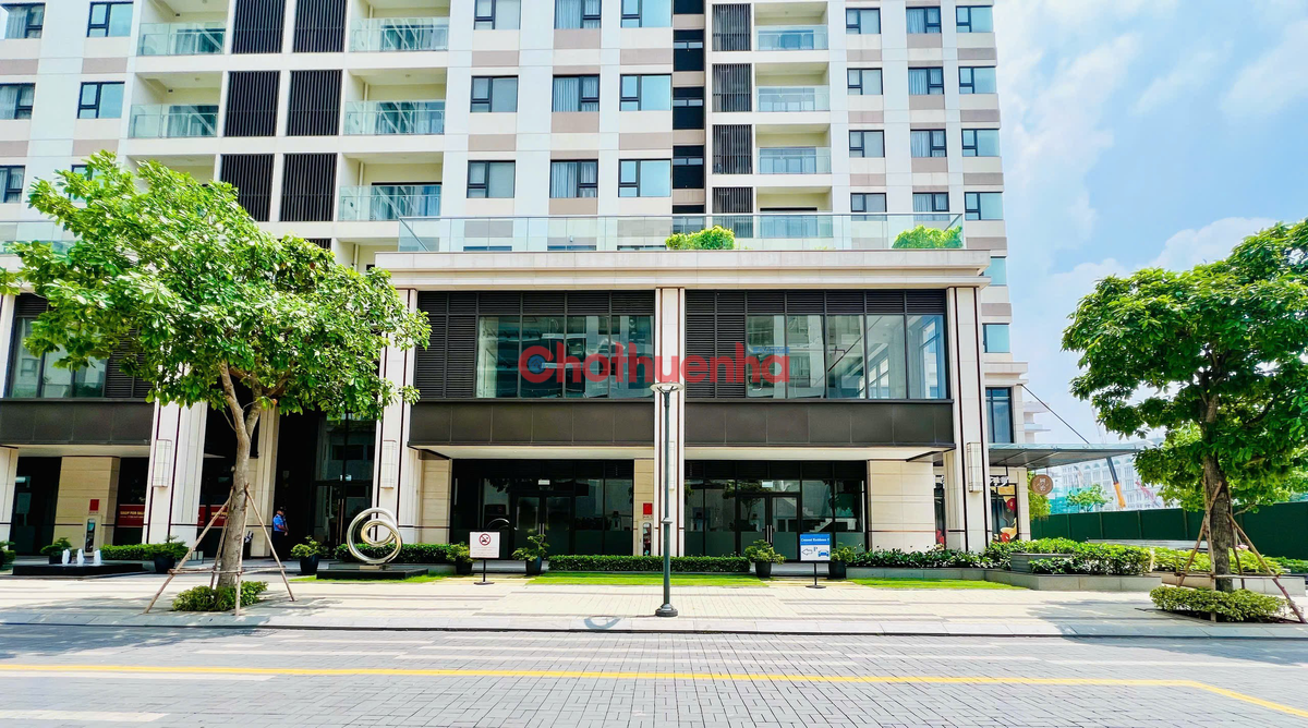 CHO THUÊ SHOPHOUSE CRESCENT RESIDENCE 5 – CĂN GÓC GẦN HỒ BÁN NGUYỆT