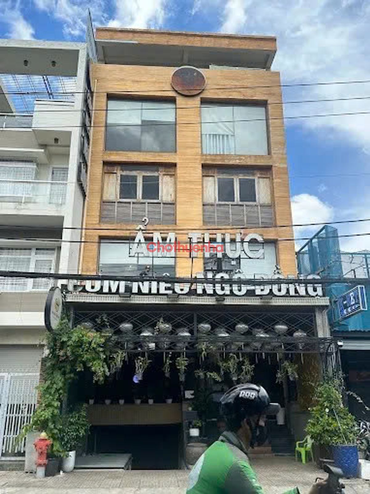 CHO THUÊ MẶT BẰNG ĐƯỜNG DƯƠNG ĐỨC HIỀN – 8X20M – HẦM, TRỆT 3 LẦU, CÓ THANG MÁY