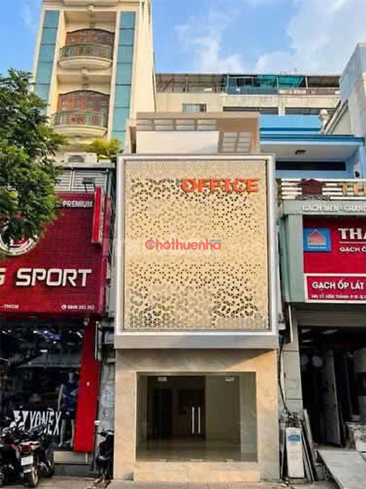 CHO THUÊ NHÀ MẶT TIỀN TÔ HIẾN THÀNH, PHƯỜNG 15, QUẬN 10, DT: 4.5x23m