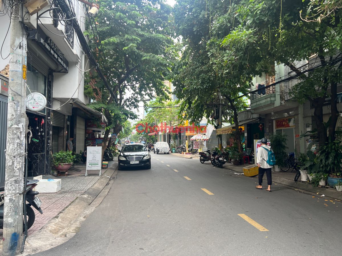 CHO THUÊ NHÀ GÓC 2 MẶT TIỀN NHẤT CHI MAI, TÂN BÌNH 8 phòng, 9wc