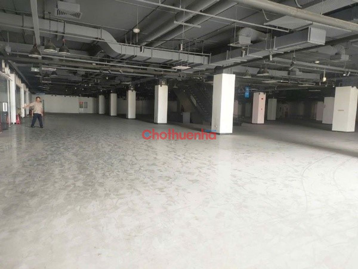 CHO THUÊ SÀN 1.500M² – ĐƯỜNG PHẠM VĂN CHÍ, QUẬN 6 – CÓ THANG HÀNG 2 TẤN