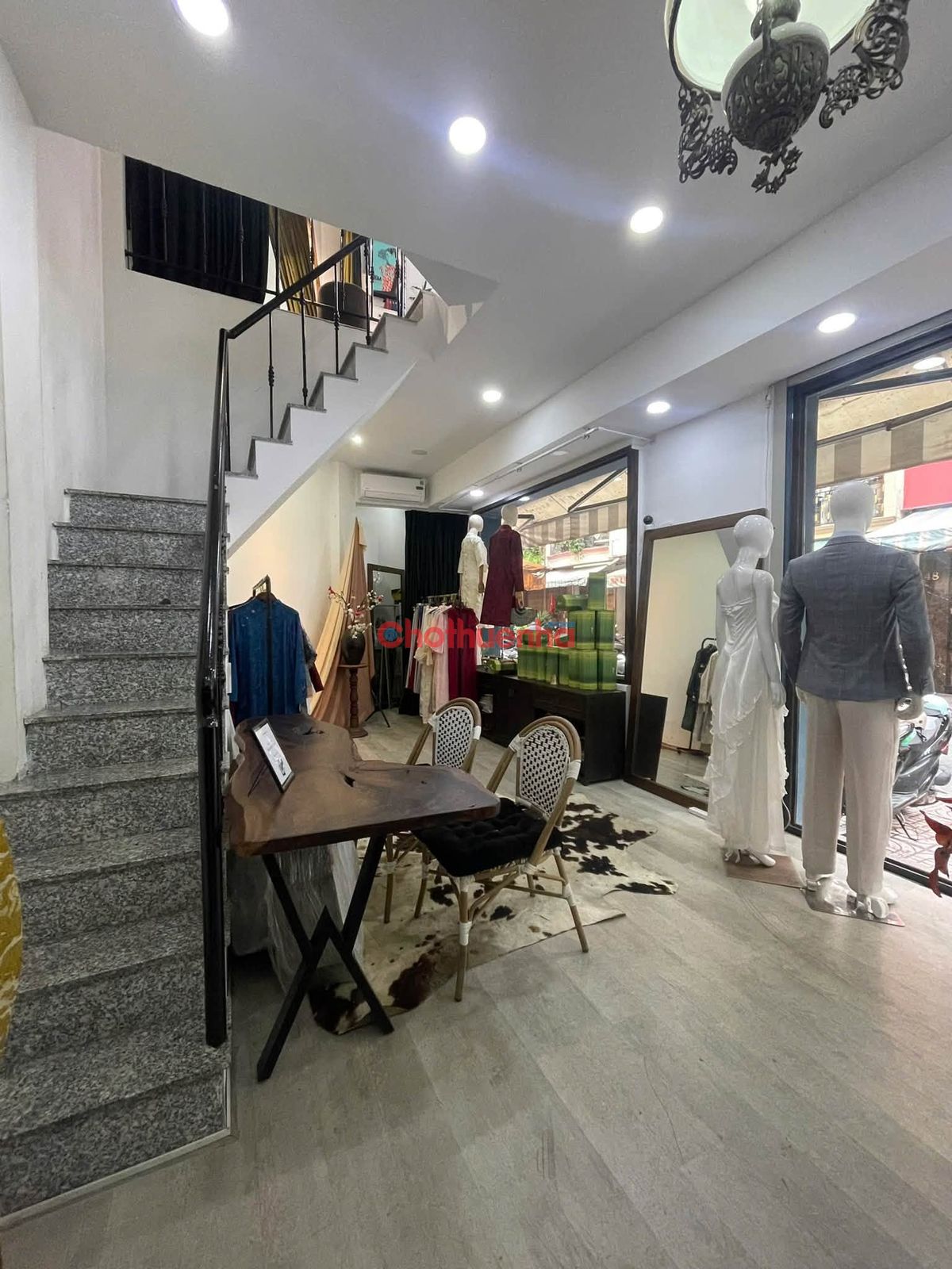 CHO THUÊ NHÀ MẶT TIỀN LÊ CÔNG KIỀU, QUẬN 1 - BỀ NGANG 9 - GIÁ TỐT