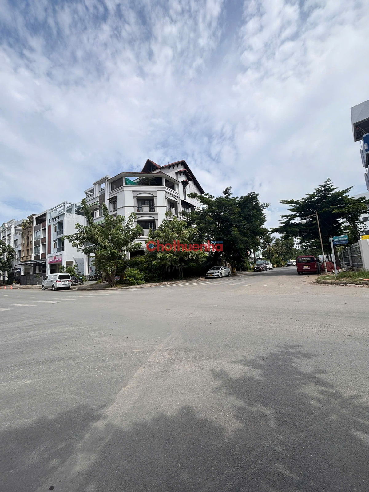 CHO THUÊ NHÀ GÓC 2 MẶT TIỀN PHẠM THÁI BƯỜNG PHÚ MỸ HƯNG – HỢP VĂN PHÒNG, LỚP HỌC