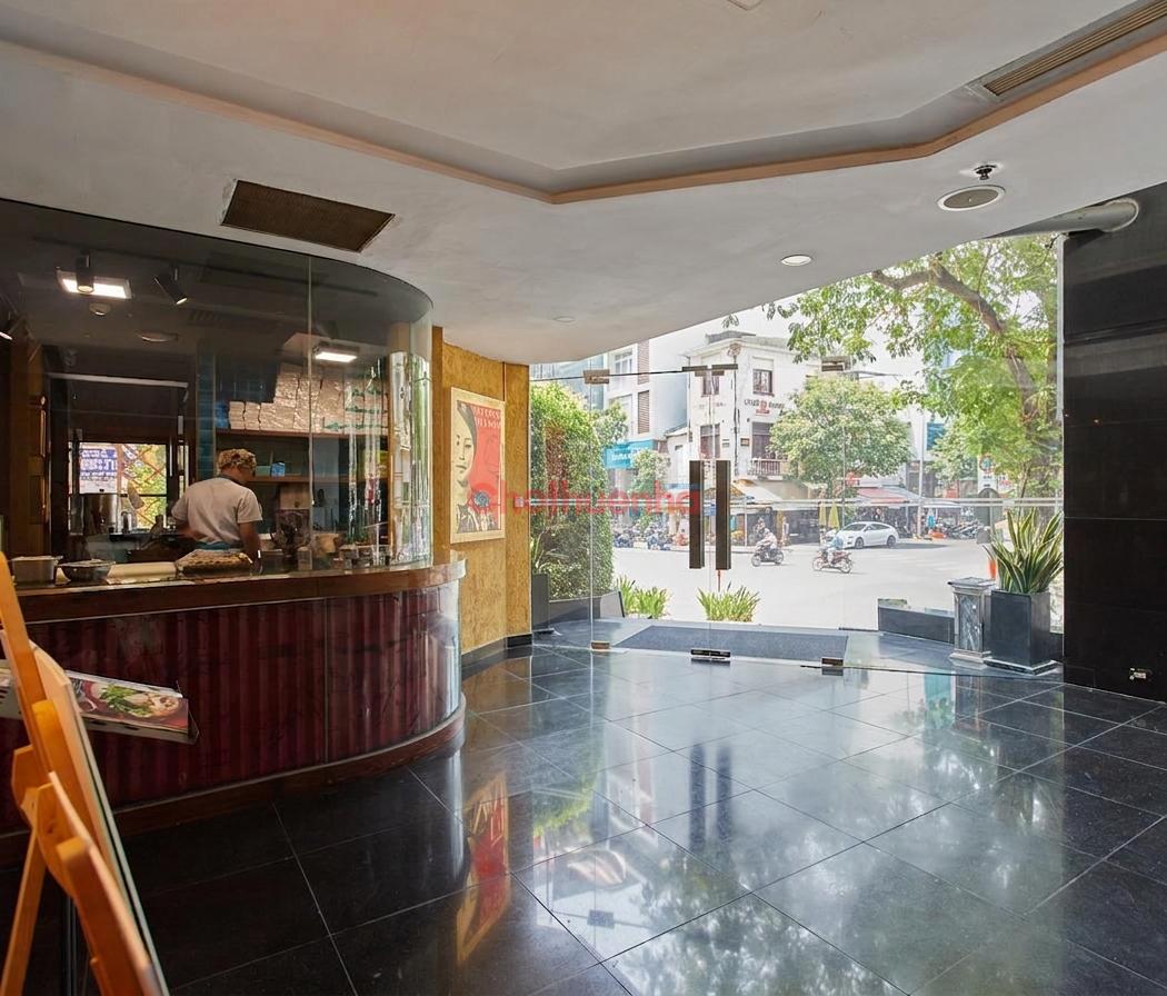 CHO THUÊ MẶT BẰNG TÒA NHÀ BẾN THÀNH TOWER GÓC 2 MẶT TIỀN LÊ THỊ HỒNG GẤM QUẬN 1 DT 262M²