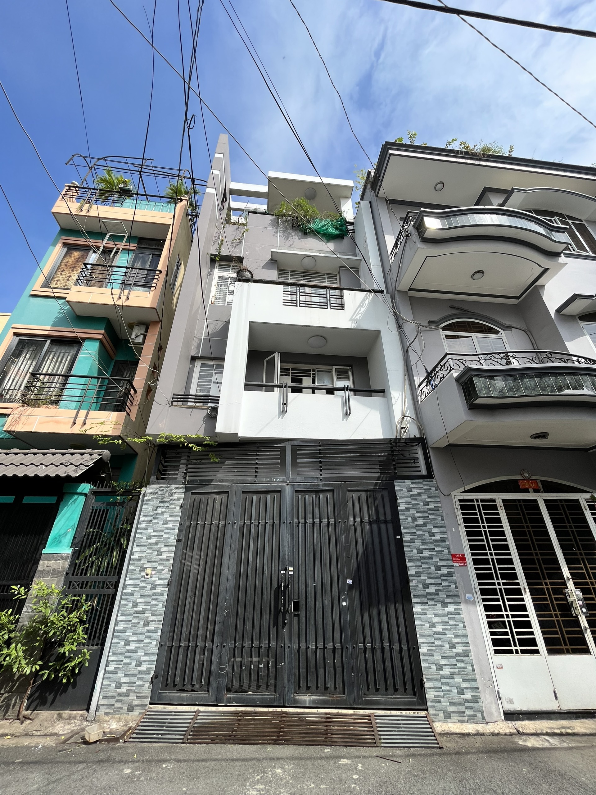 CHO THUÊ NHÀ MỚI FULL NỘI THẤT NGUYỄN ĐÌNH CHÍNH PHÚ NHUẬN HẺM XE TẢI ĐẬU Ô TÔ TRƯỚC NHÀ