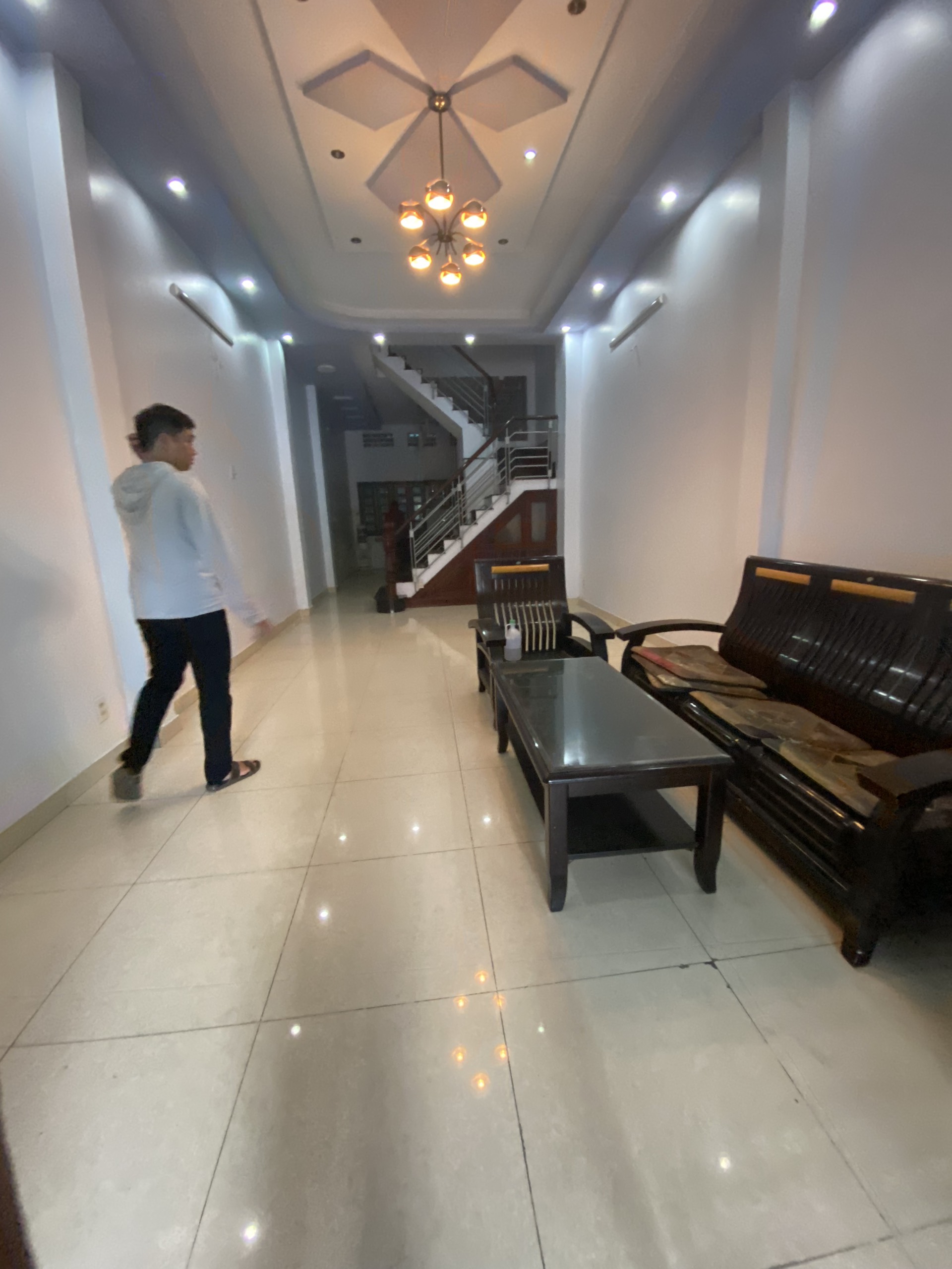 Cho thuê nhà mặt tiền Lê Văn Huân, Phường 13, Quận Tân Bình.