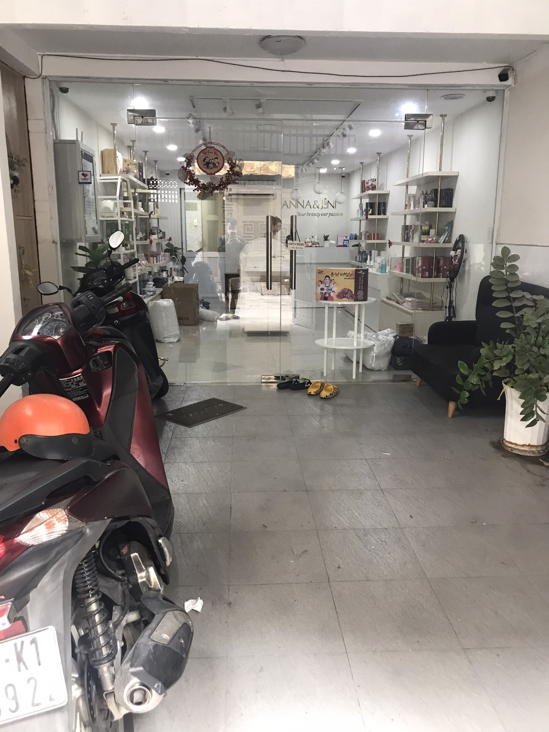 CHO THUÊ NHÀ NGUYỄN CĂN HẺM XE HƠI  LÊ VĂN SỸ – QUẬN 3 | GIÁ 26 TRIỆU