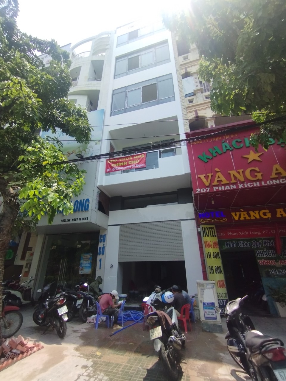 CHO THUÊ MẶT TIỀN PHAN XÍCH LONG PHÚ NHUẬN - NHÀ MỚI CÓ THANG MÁY - 9 PHÒNG 9WC
