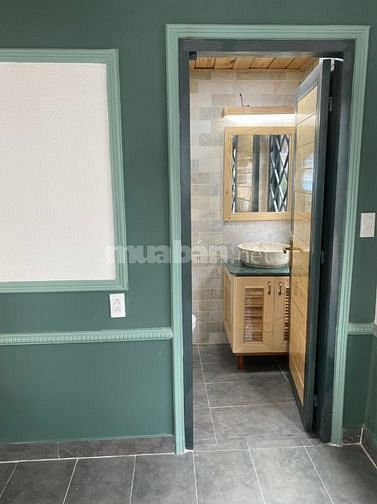 Cho thuê nhà góc 3 mặt tiền Nguyễn Thái Bình, quận Tân Bình 