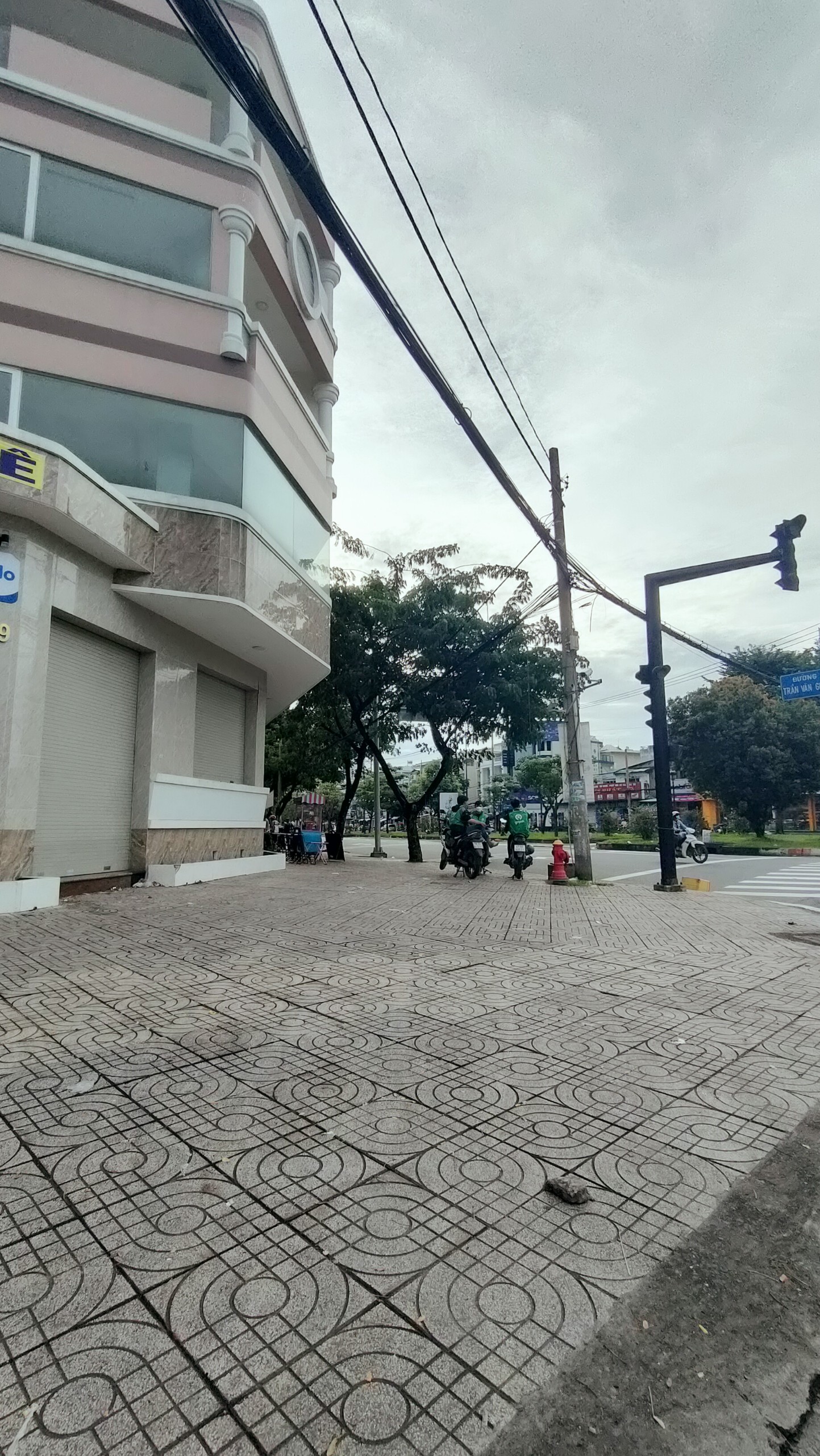 Cho thuê tòa nhà căn góc tại 357  Tên Lửa, Quận Bình Tân, 10x25m