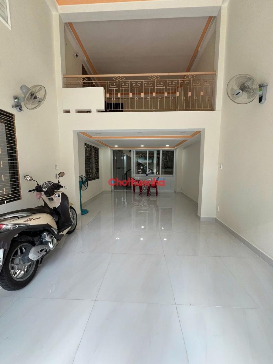 CHO THUÊ NHÀ MẶT TIỀN – NGÔ QUYỀN, QUẬN 10 | DTSD ~ 100m2