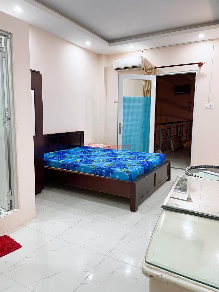 Phòng đủ tiện nghi ngay Trung Tâm quận Tân Phú