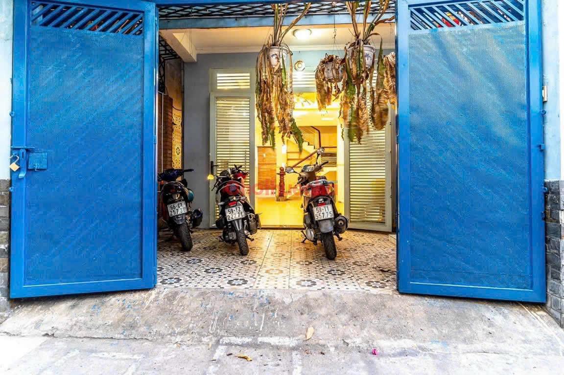 CHO THUÊ NHÀ HẺM XE HƠI LÊ VĂN SỸ, QUẬN 3