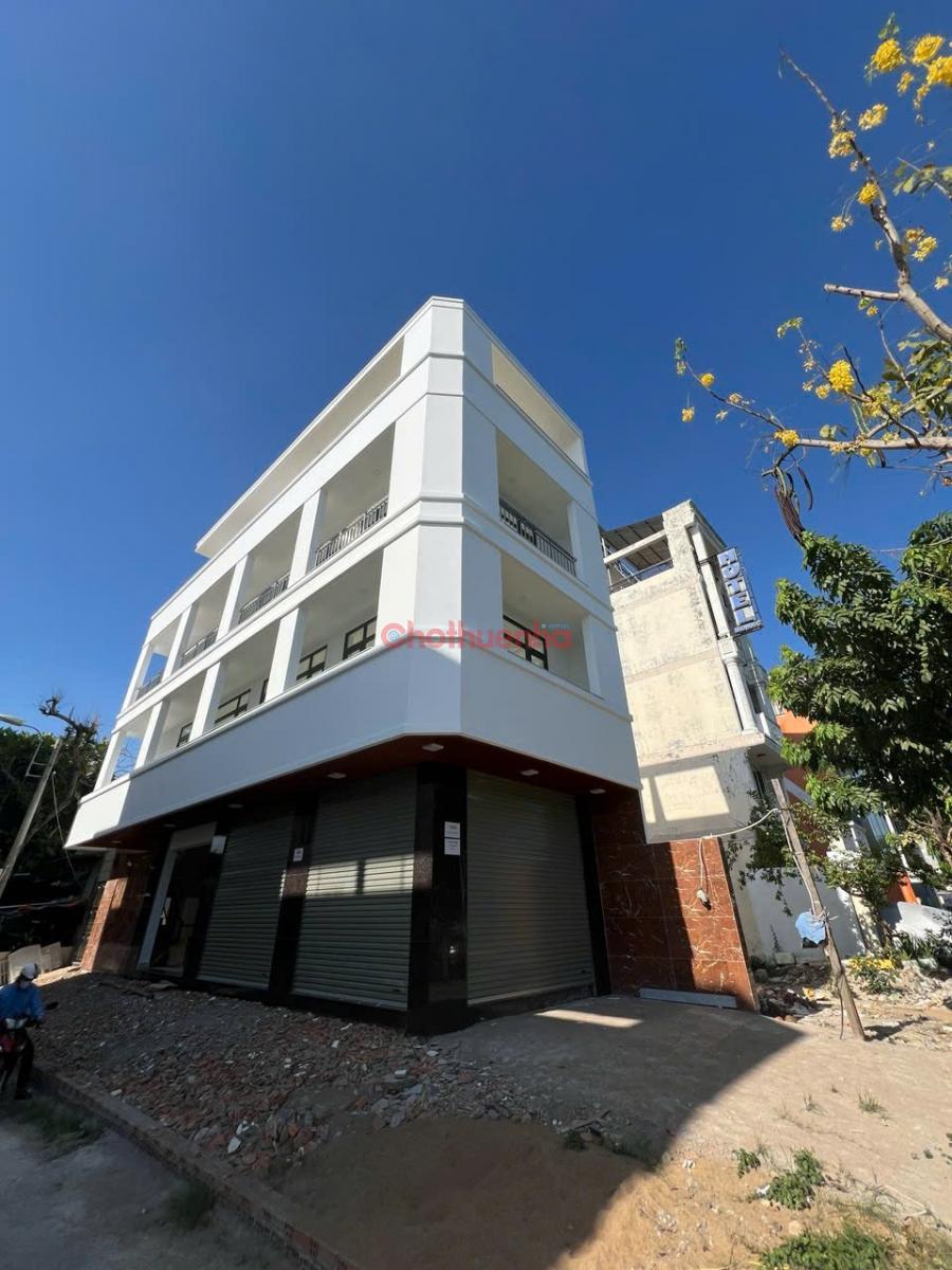 Cho thuê nhà nguyên căn mặt tiền đường Võ Văn Kiệt