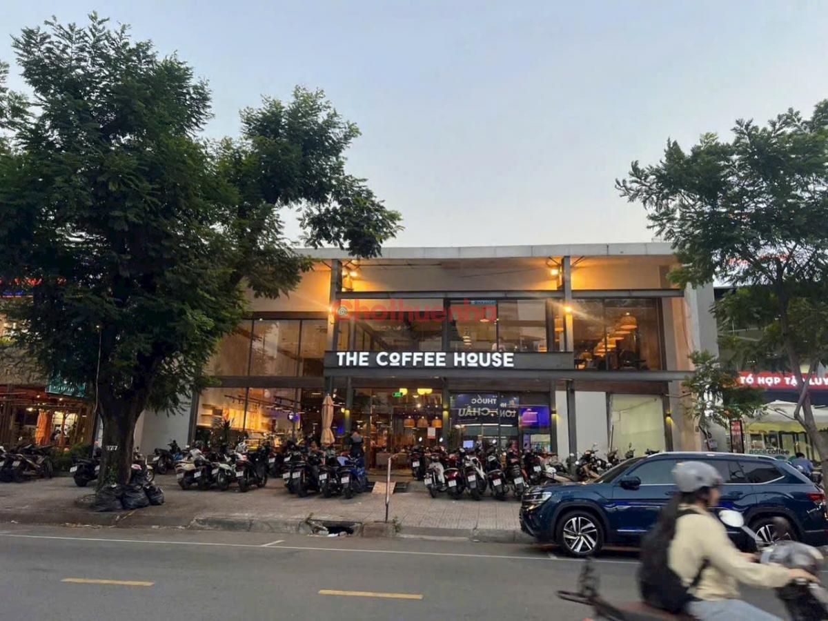 Cho thuê nhà Mặt tiền kinh doanh ngang 20m(1000m2) tuyến phố sầm uất Vip Quận 10