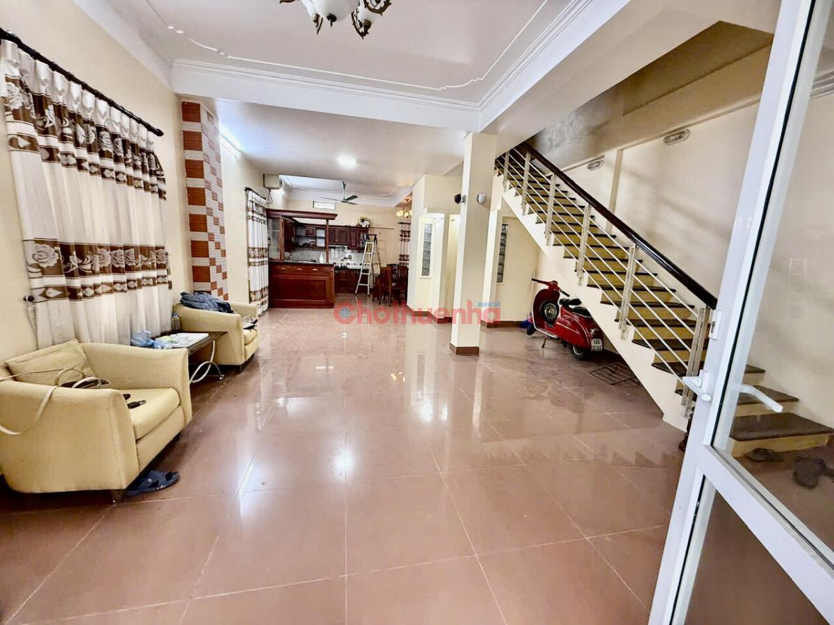 Cho thuê BT liền kề- Khu CB ban TW Đảng 120m 4Tầng, thoáng trước sau, ô tô tránh trước nhà, vào sân.