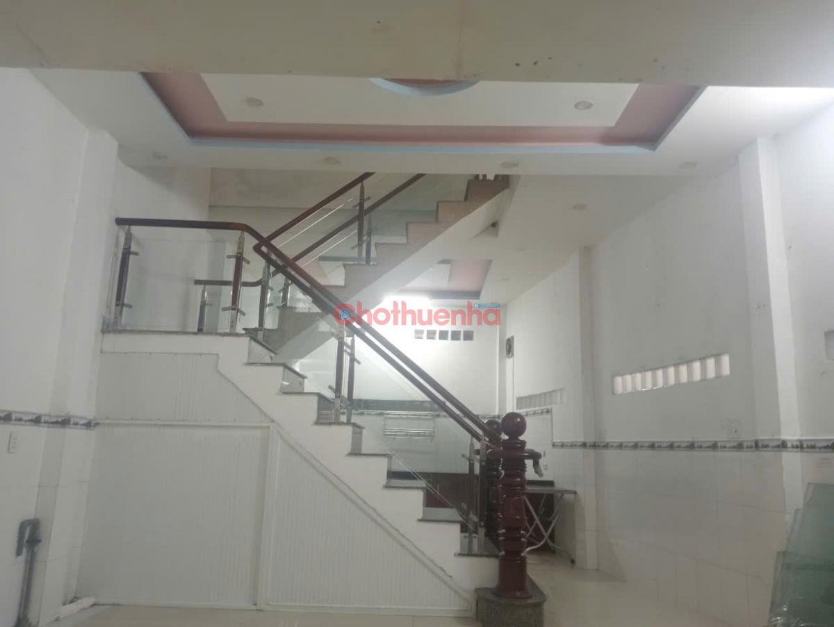 Cho thuê nhà nguyên căn mặt tiền 200m2 Dĩ An Bình Dương