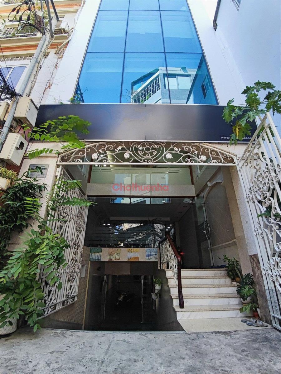 Tòa nhà ốp kính Hầm 5 Tầng gần Chợ Bến Thành, Q1 - Ngang 5m - Giá 70 triệu