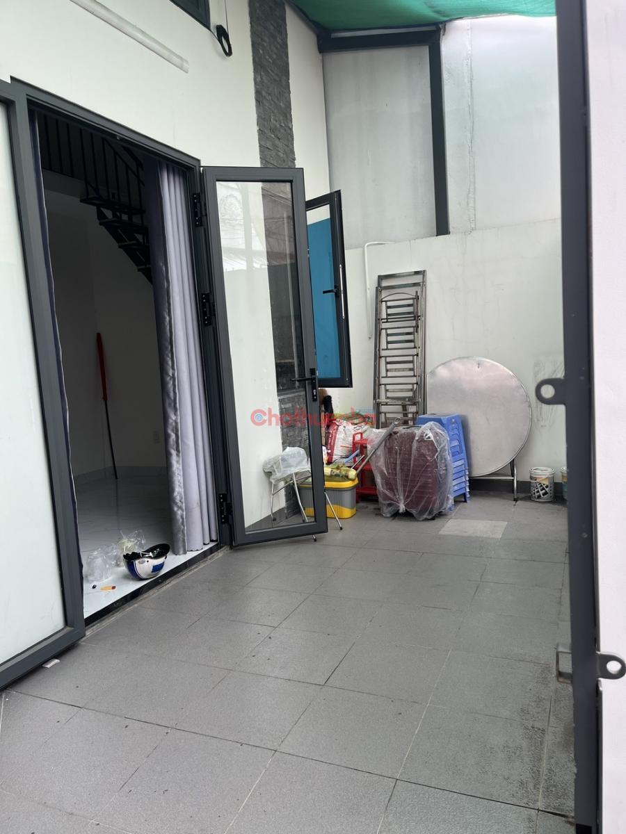 Nhà mới xây có 3 phòng cho thuê hẻm 123 đường Đỗ Xuân Hợp giá từ 5tr