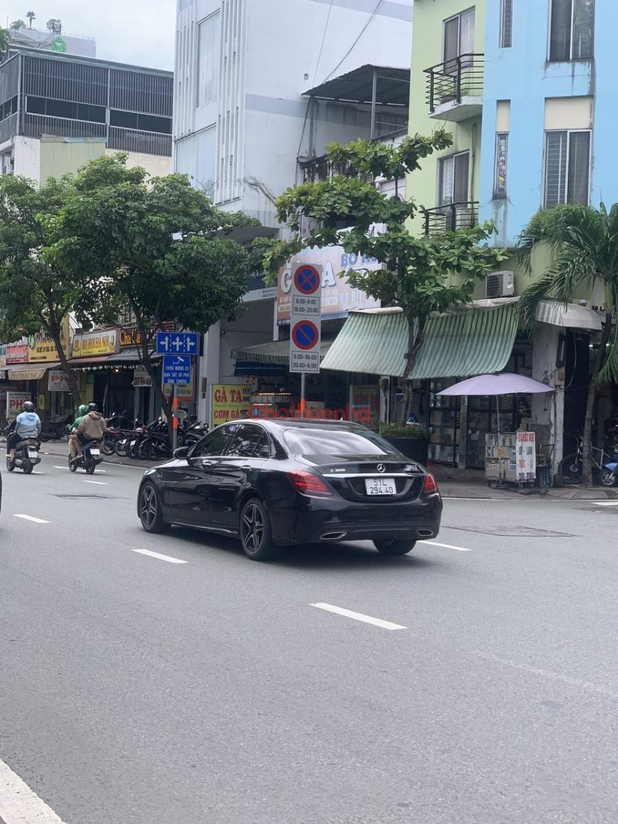 NHà mặt tiền 20 Hồng hà sát sân bay TSN cho thuê dài hạn.