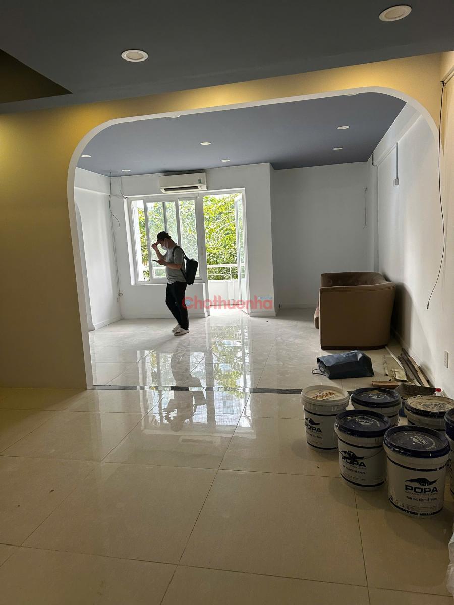 CHO THUÊ CĂN HỘ DỊCH VỤ LÀM VĂN PHÒNG/KINH DOANH, VỊ TRÍ ĐẮC ĐỊA - NGAY PHỐ ĐI BỘ NGUYỄN HUỆ