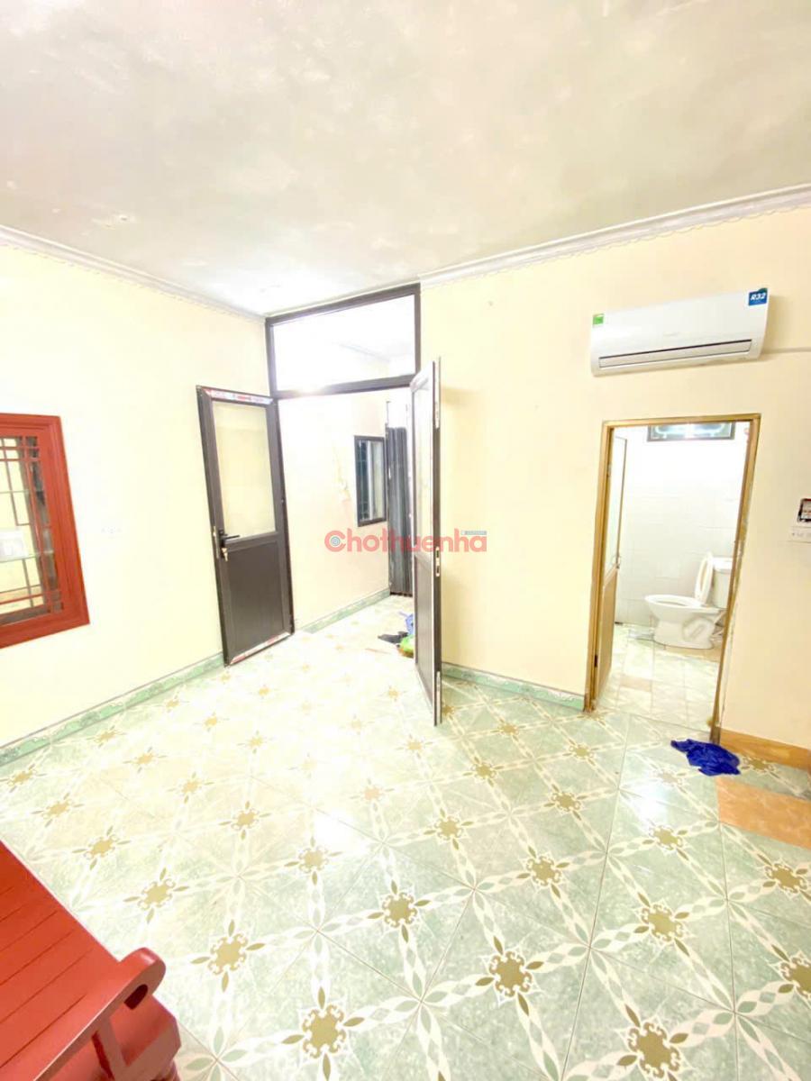 Thuê nhà: căn 2 tầng giá phải chăng, ở Xuân Phương, Phương Canh, mặt ngõ rộng, điện, nước độc lập