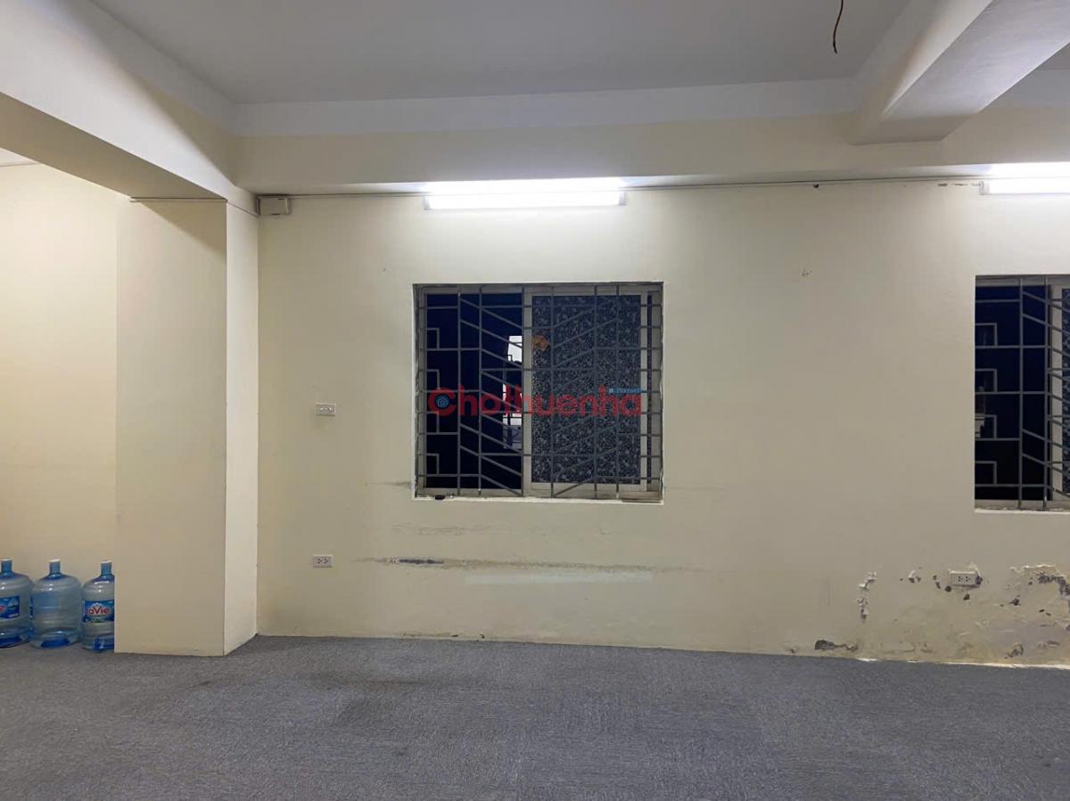 Cho thuê căn hộ 2 phòng ngủ, diện tích 80m2  mặt đường Vũ Phạm Hàm