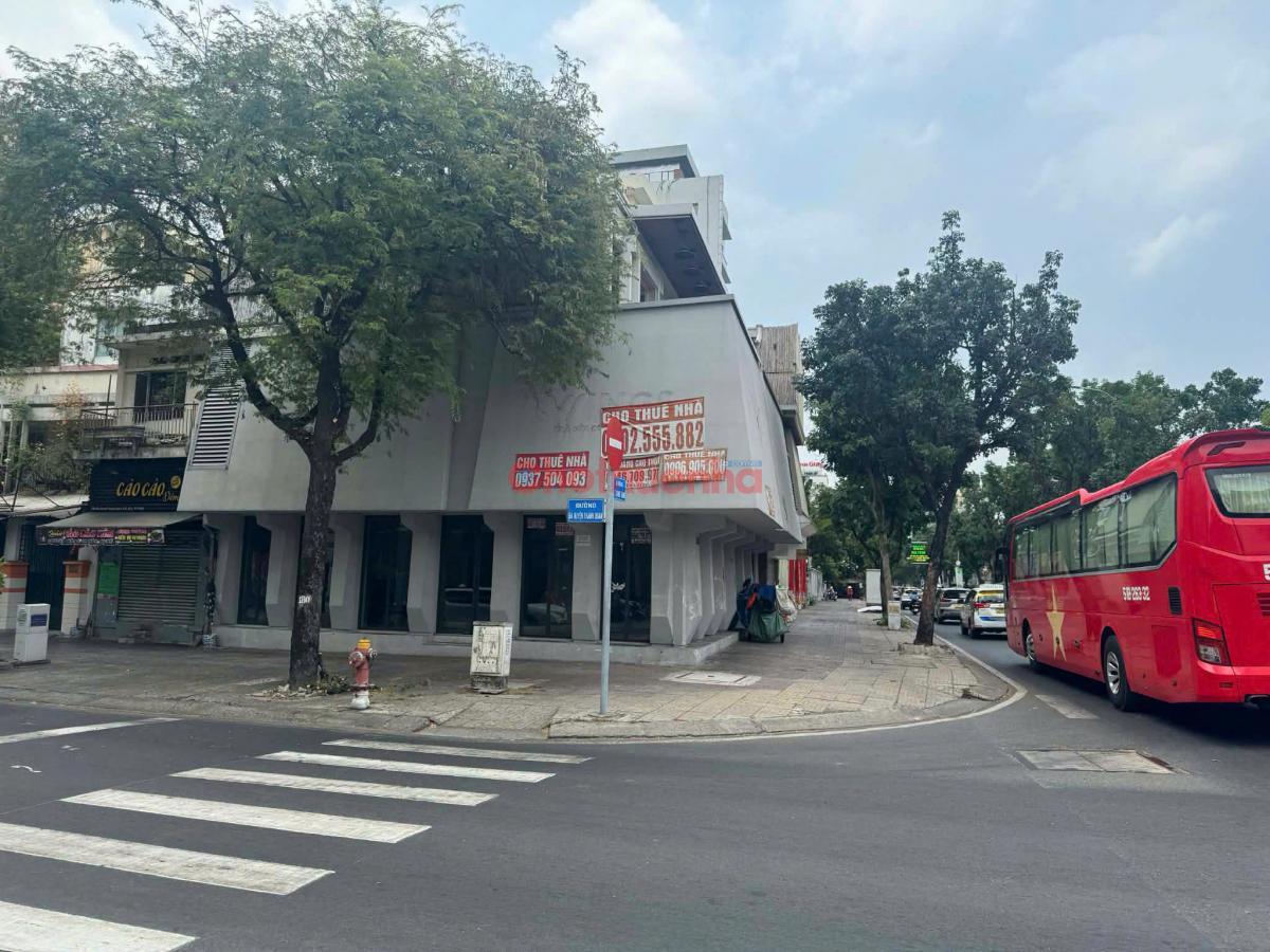 CHO THUÊ MẶT BẰNG 2 MẶT TIỀN LÝ CHÍNH THẮNG Q3